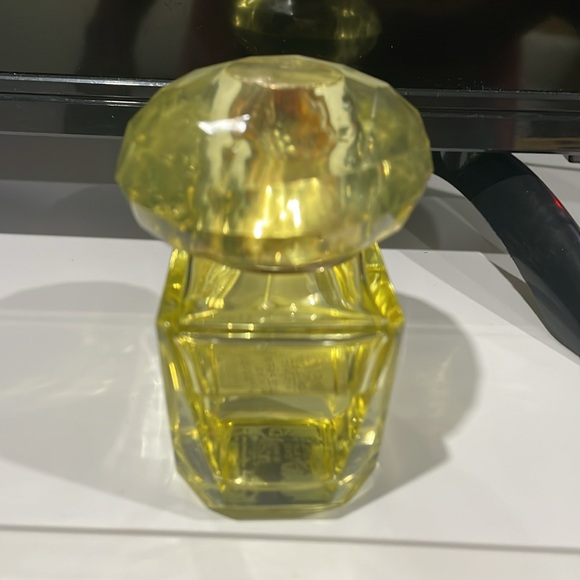 Versace Yellow Diamond Intense.
Eau De Parfum 90ml - Picture 3 of 3